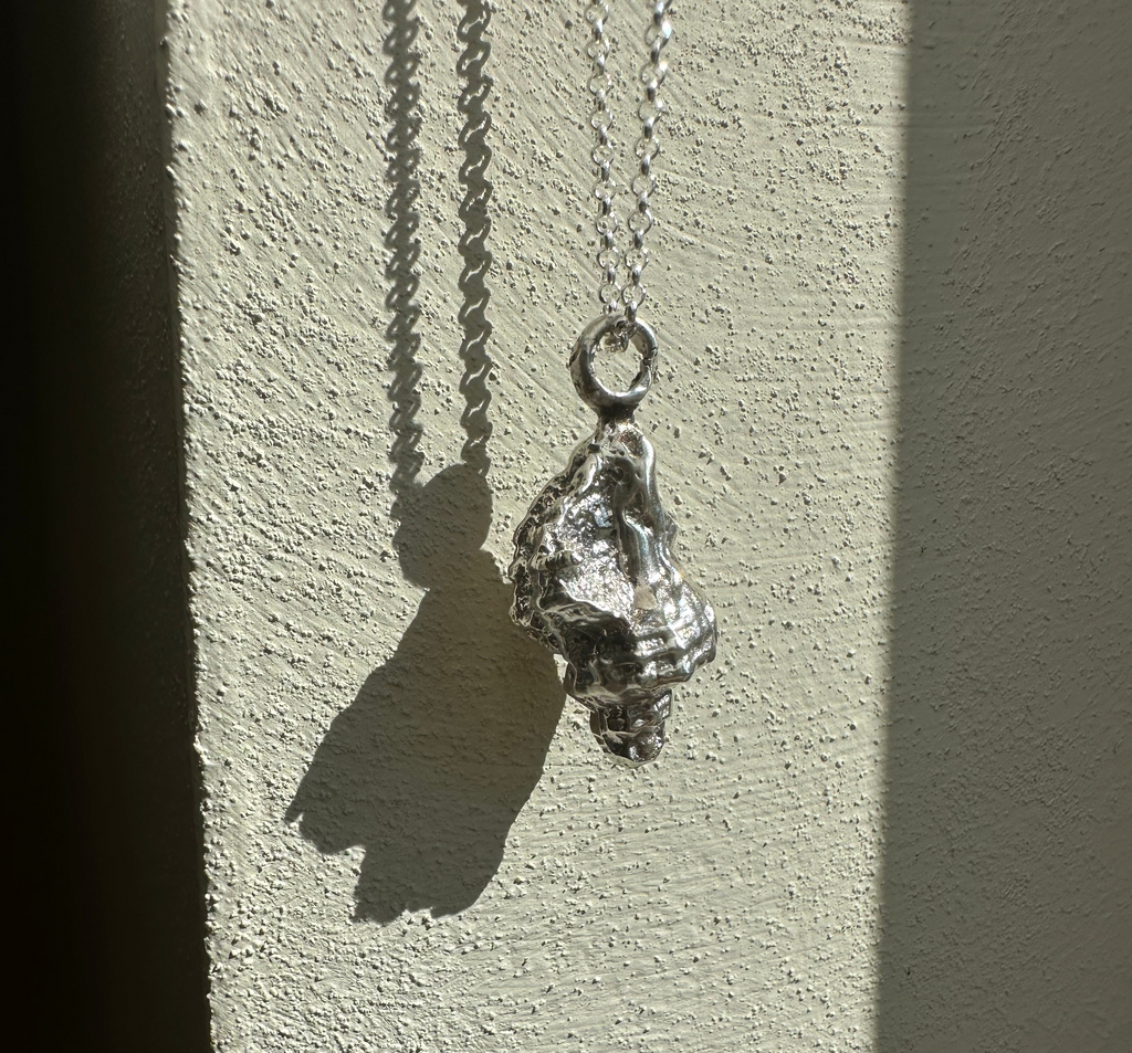 The seashell charm