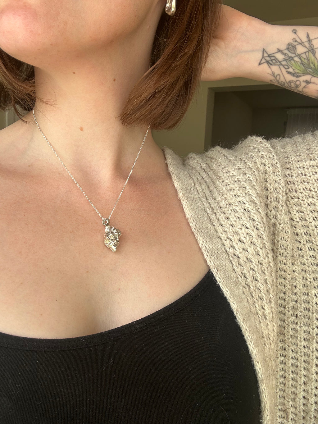 The seashell charm